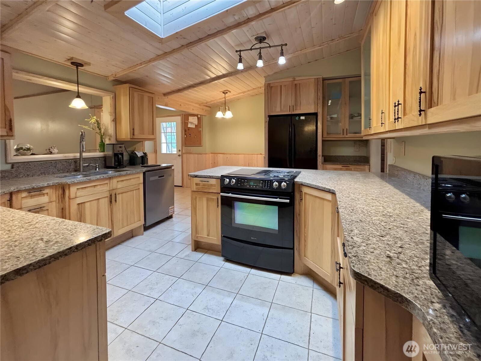 20 James Drive Property Photo 11