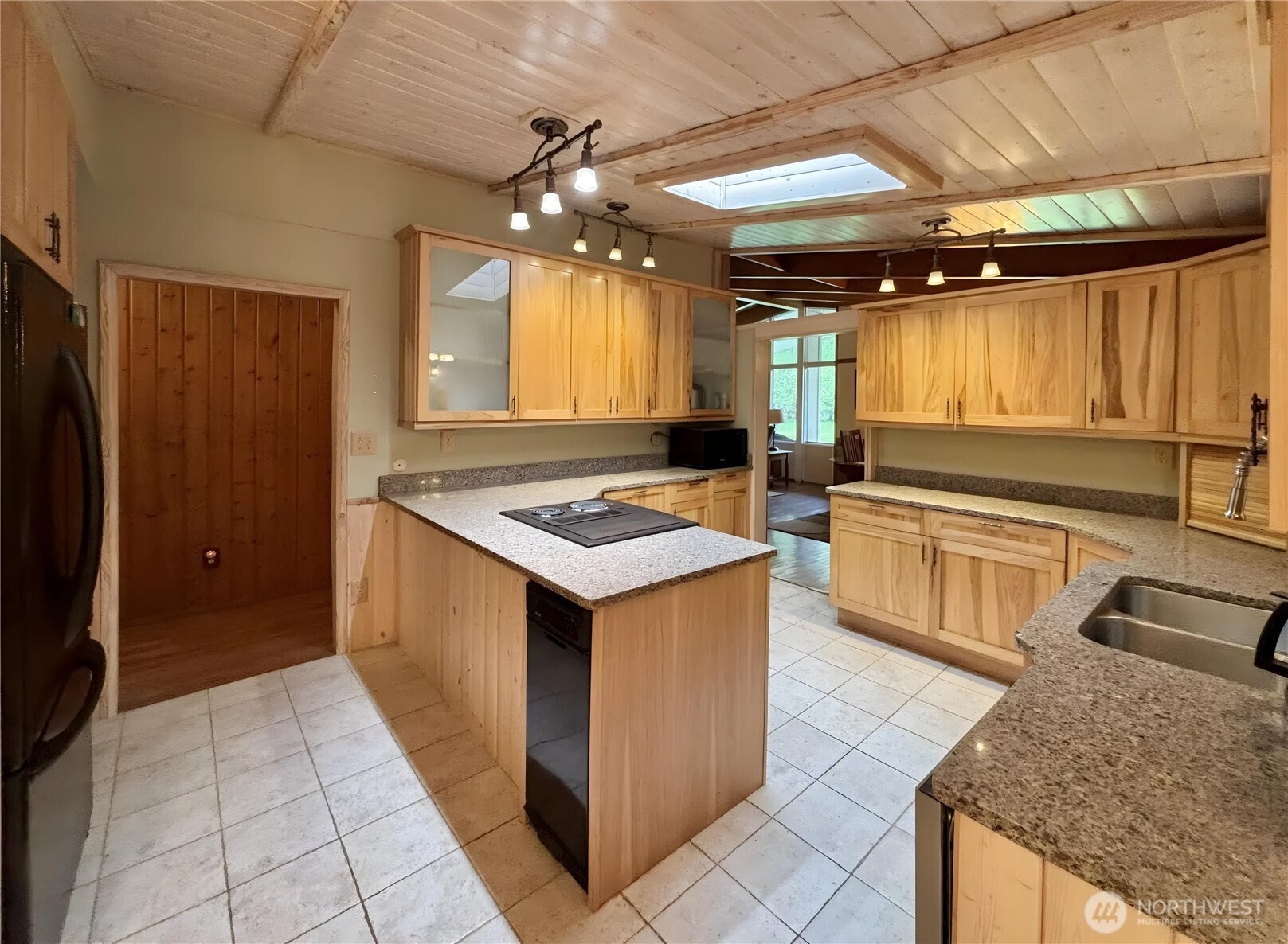 20 James Drive Property Photo 12