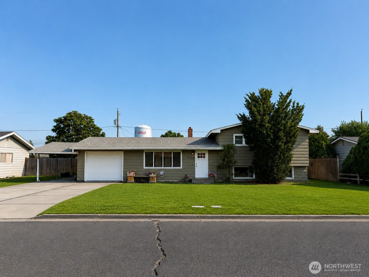1326 E Elm Street Property Photo 1