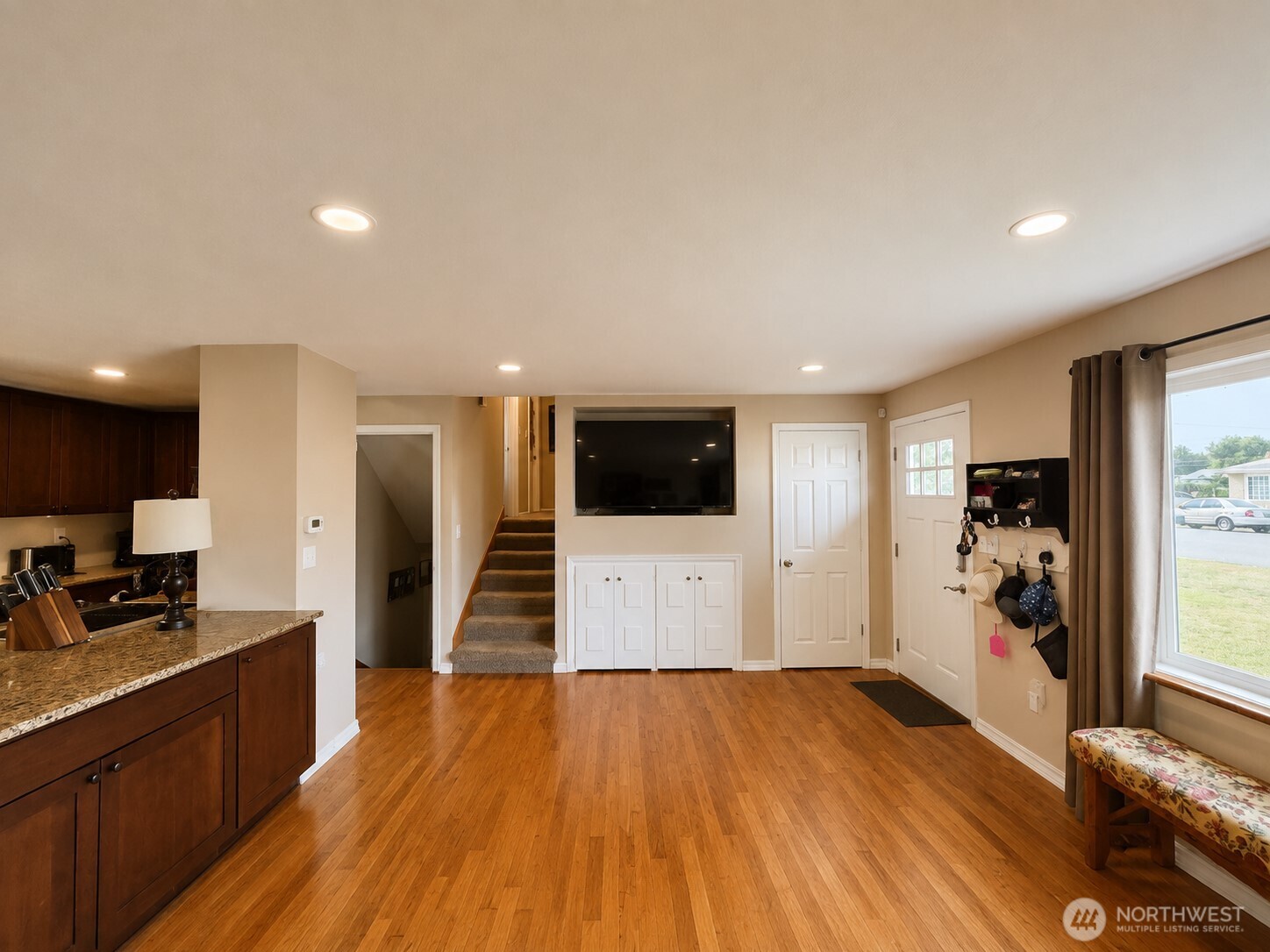 1326 E Elm Street Property Photo 5
