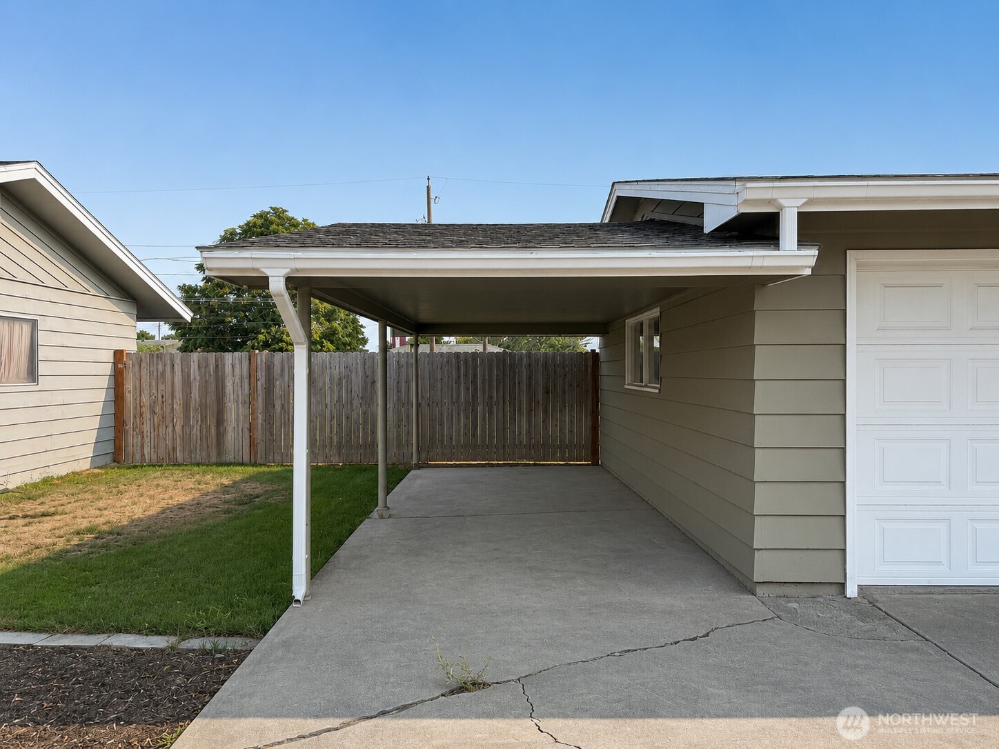 1326 E Elm Street Property Photo 23