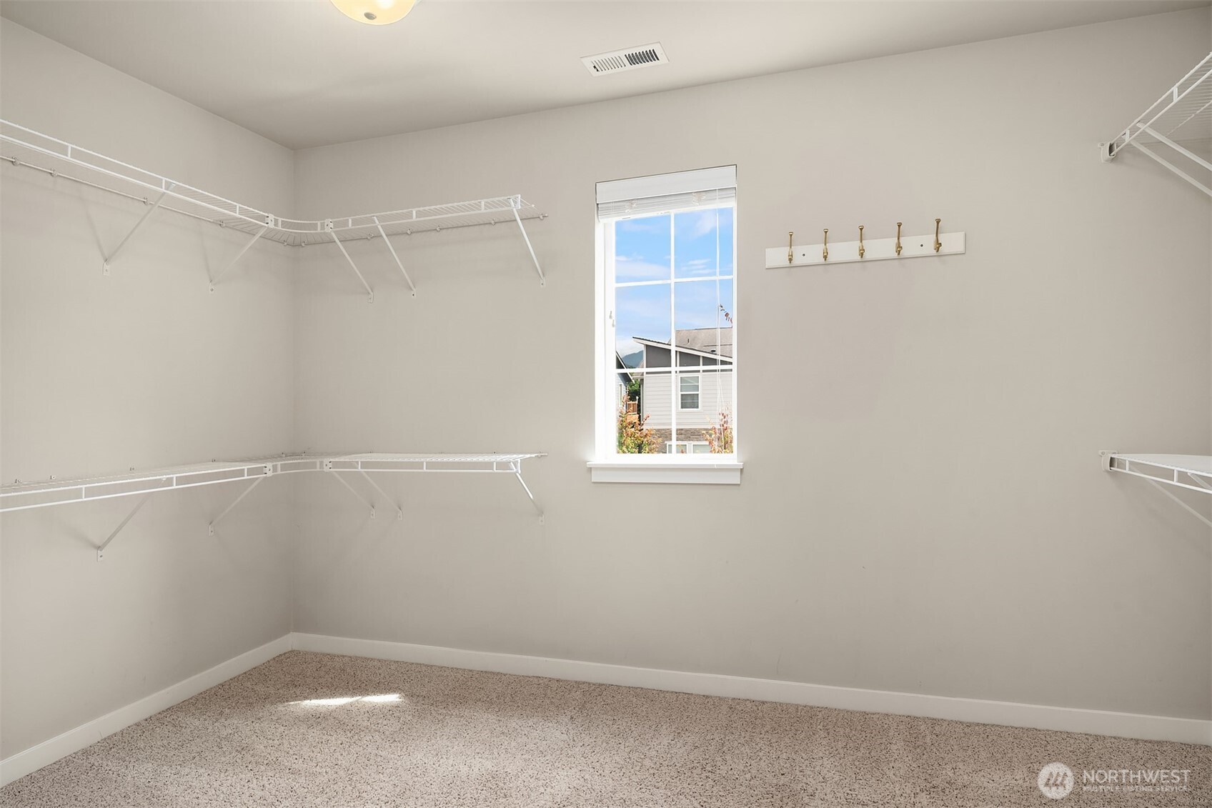 324 Zemp Way Property Photo 26