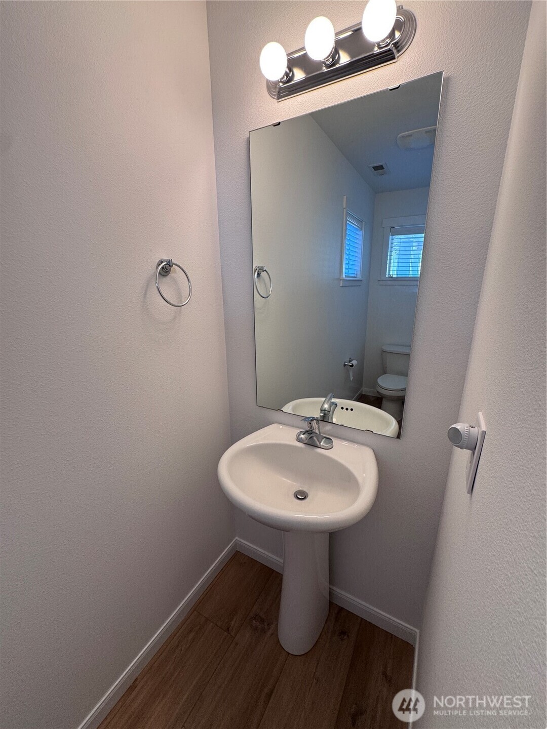 1171 Swan Loop Property Photo 3