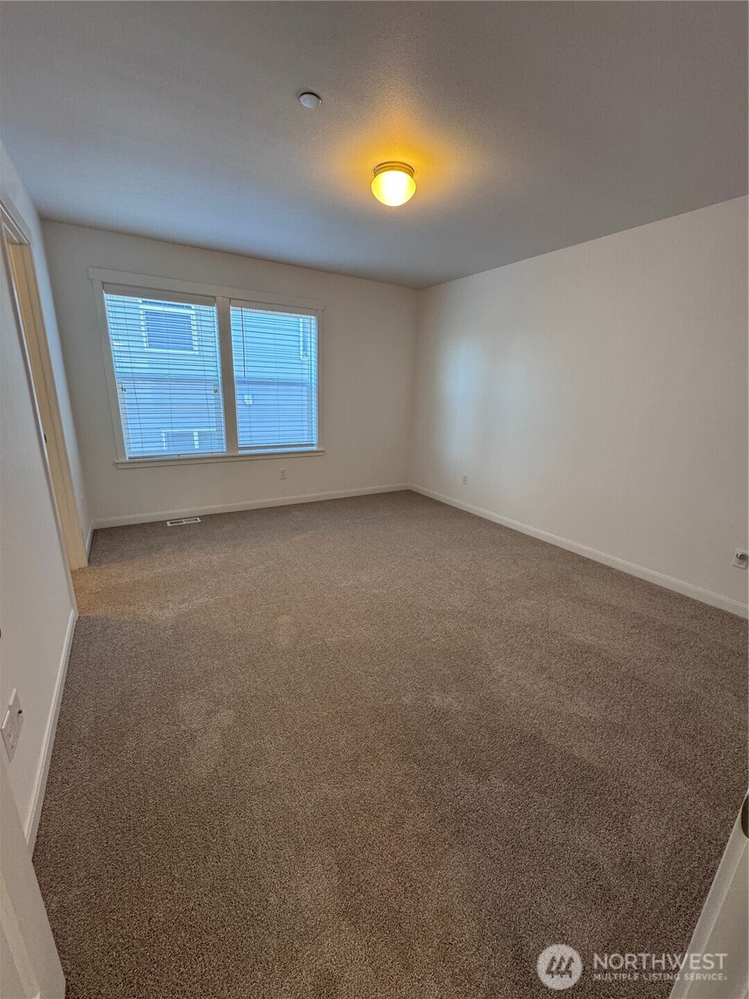 1171 Swan Loop Property Photo 12
