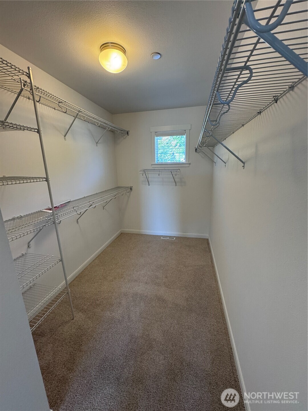 1171 Swan Loop Property Photo 17