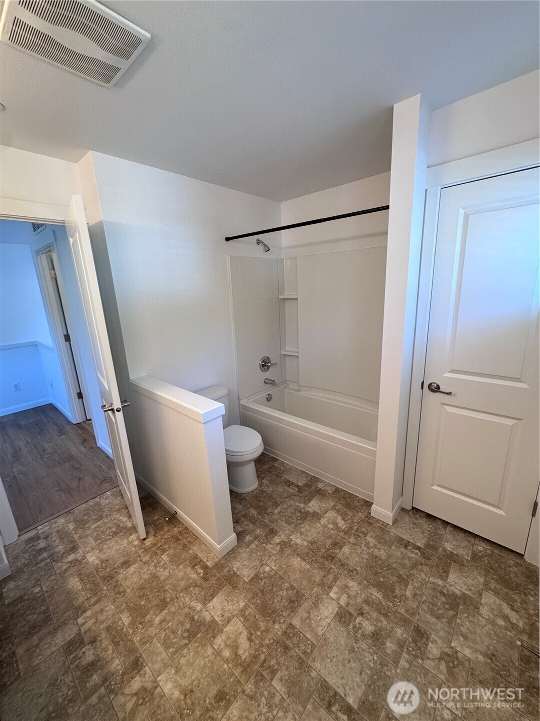 1171 Swan Loop Property Photo 20
