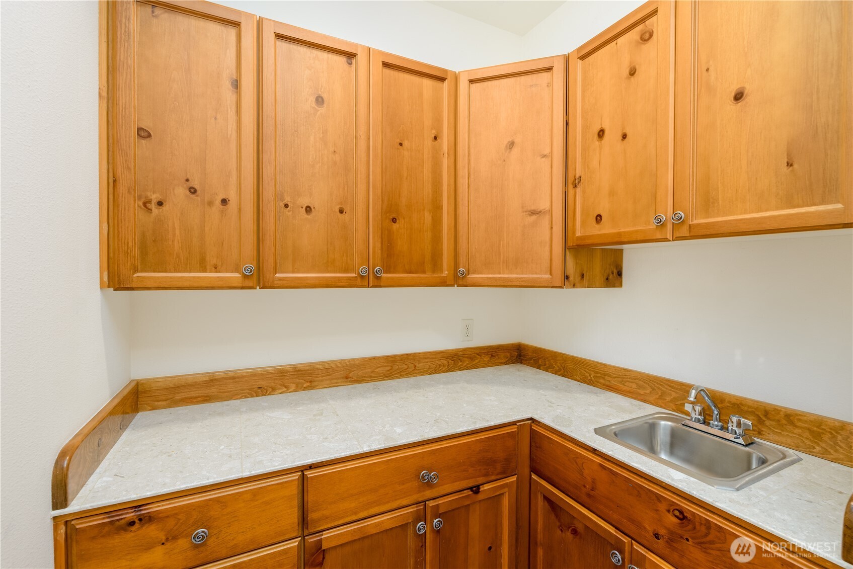 823 Fox Hollow Road Property Photo 15