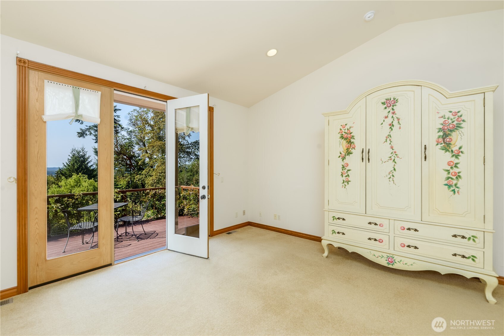 823 Fox Hollow Road Property Photo 16
