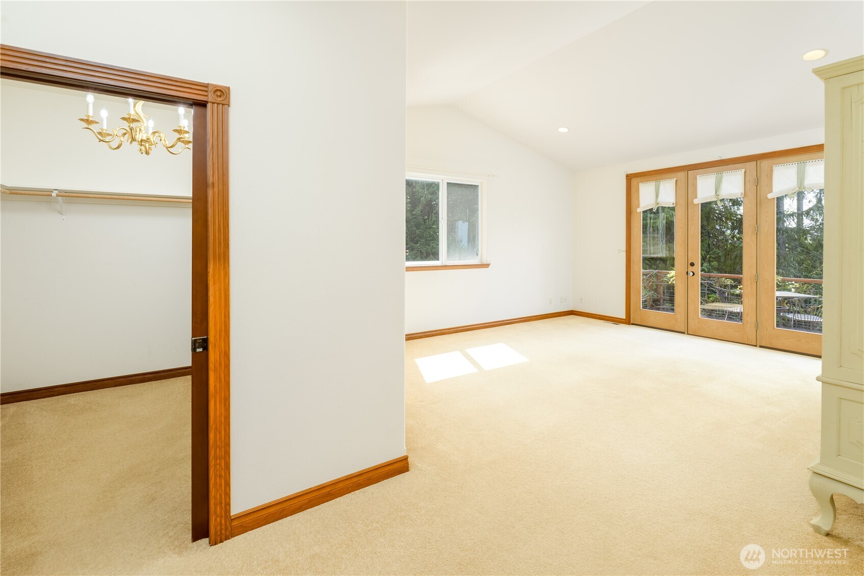 823 Fox Hollow Road Property Photo 18