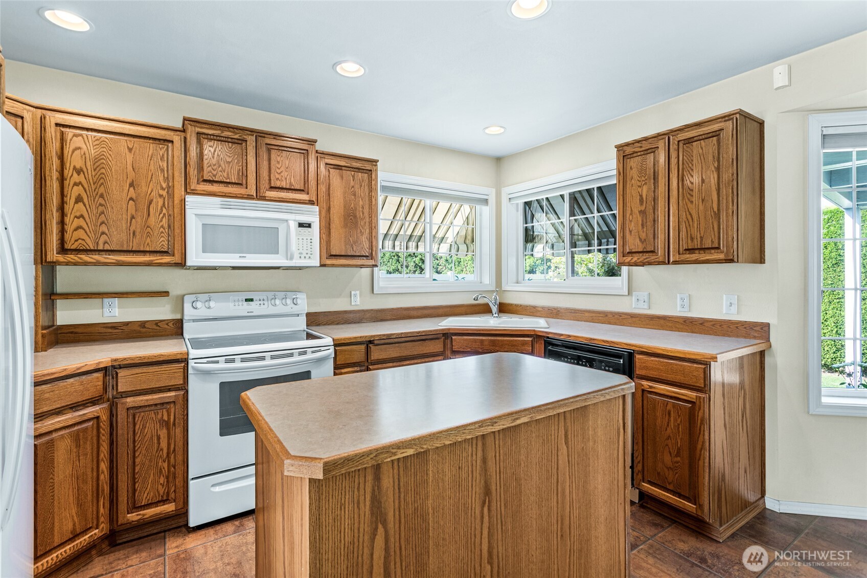 606 S 56th Avenue Property Photo 11