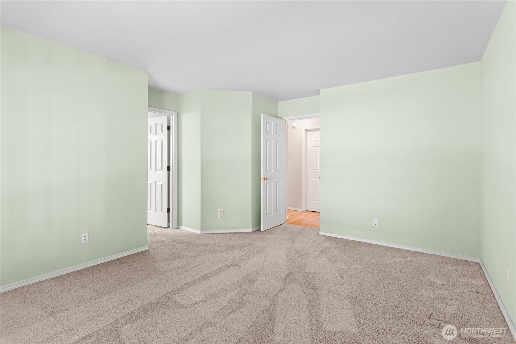 606 S 56th Avenue Property Photo 15