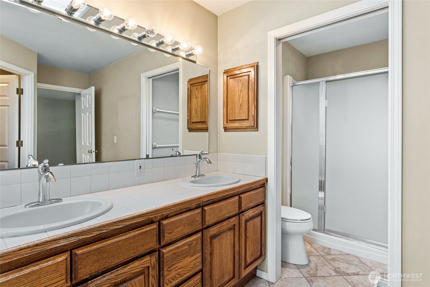 606 S 56th Avenue Property Photo 17
