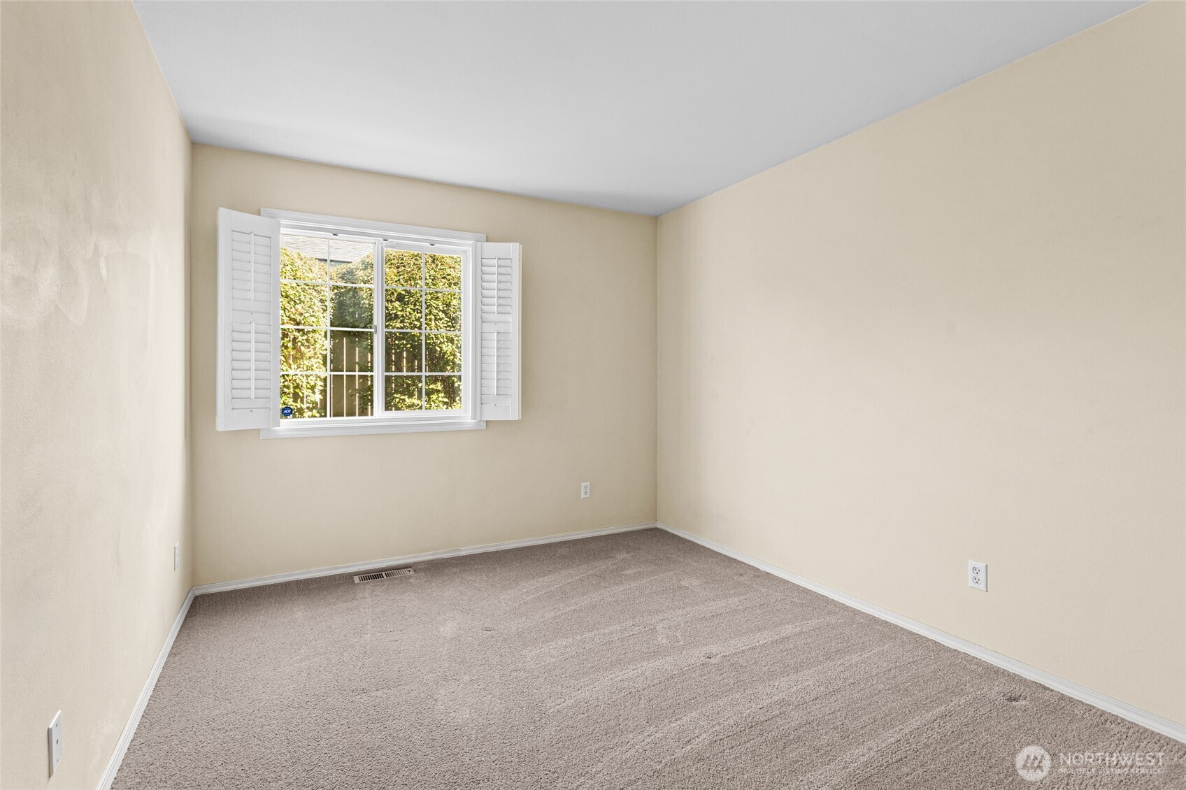606 S 56th Avenue Property Photo 19