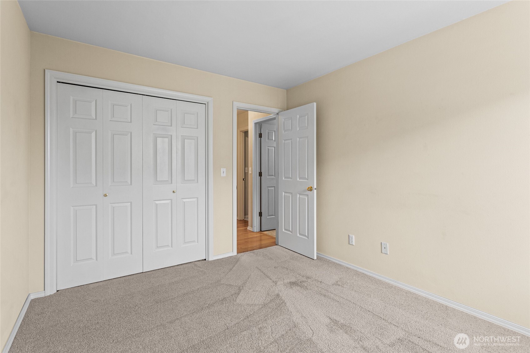 606 S 56th Avenue Property Photo 20