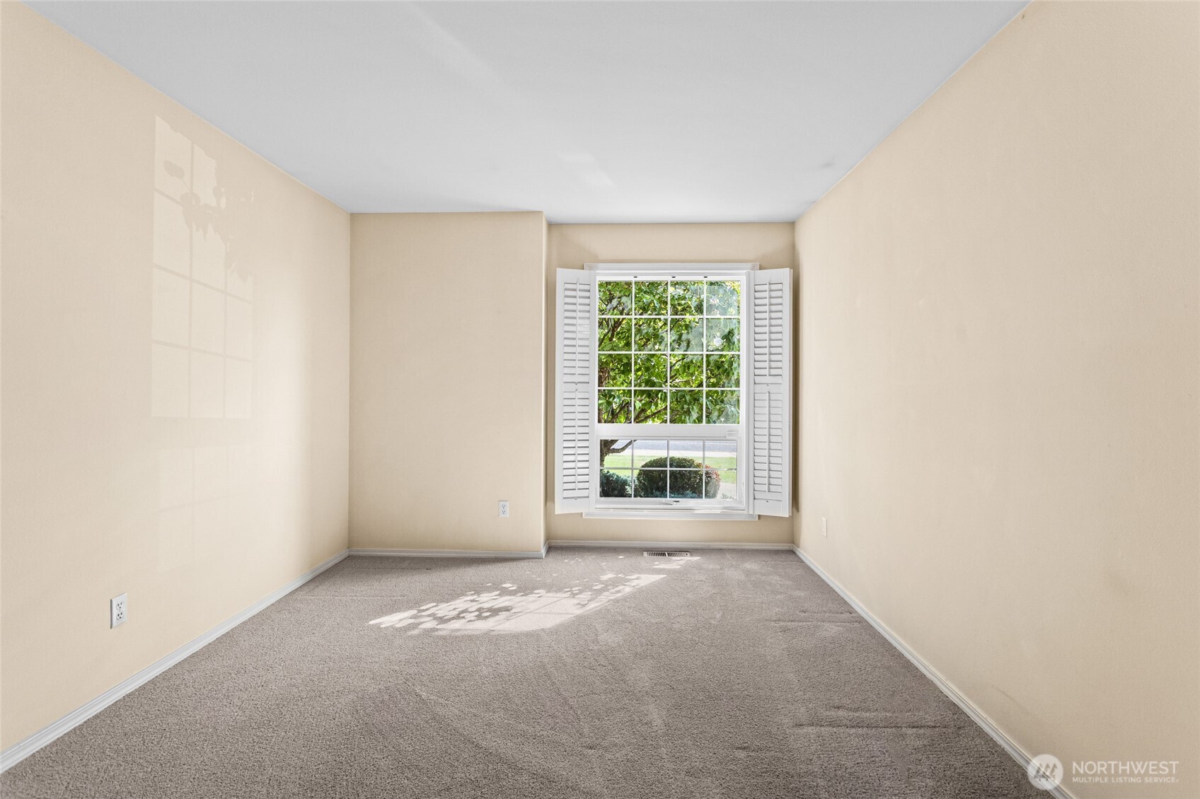 606 S 56th Avenue Property Photo 21