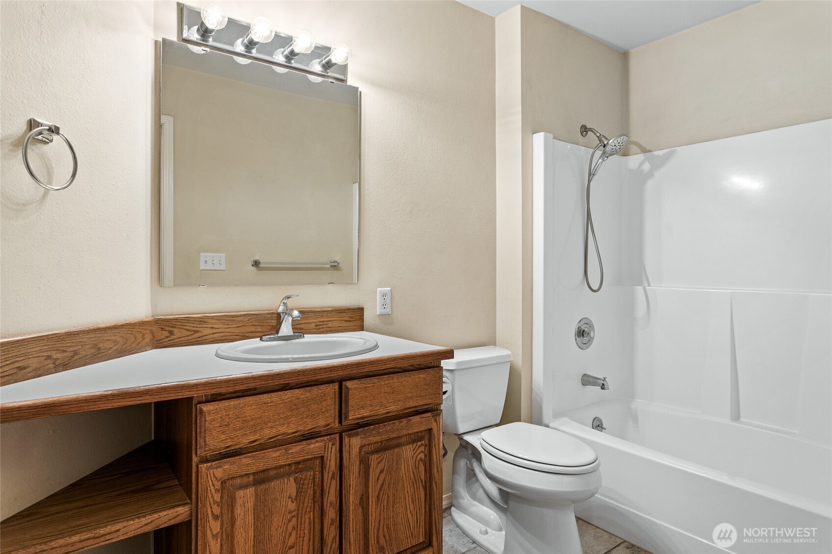 606 S 56th Avenue Property Photo 23