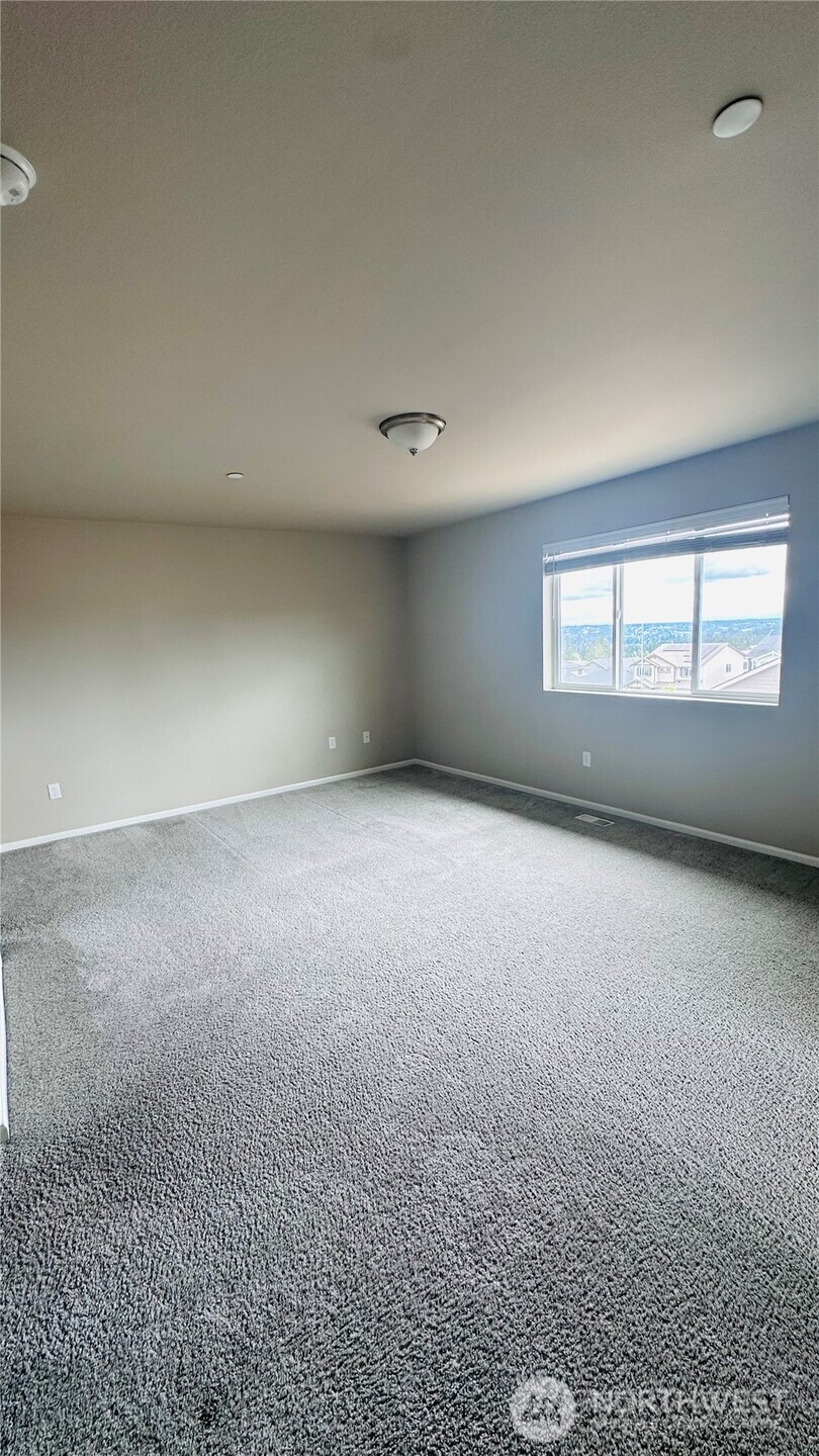 1467 Baker Hights Loop Property Photo 8
