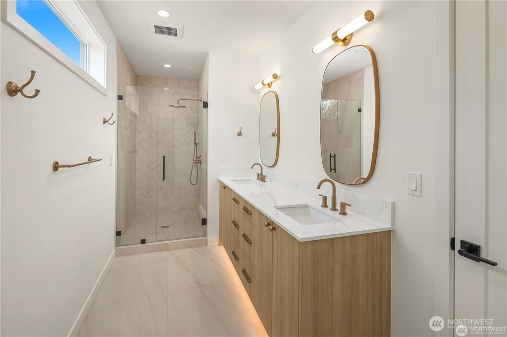3636 Greenwood Avenue B Property Photo 14
