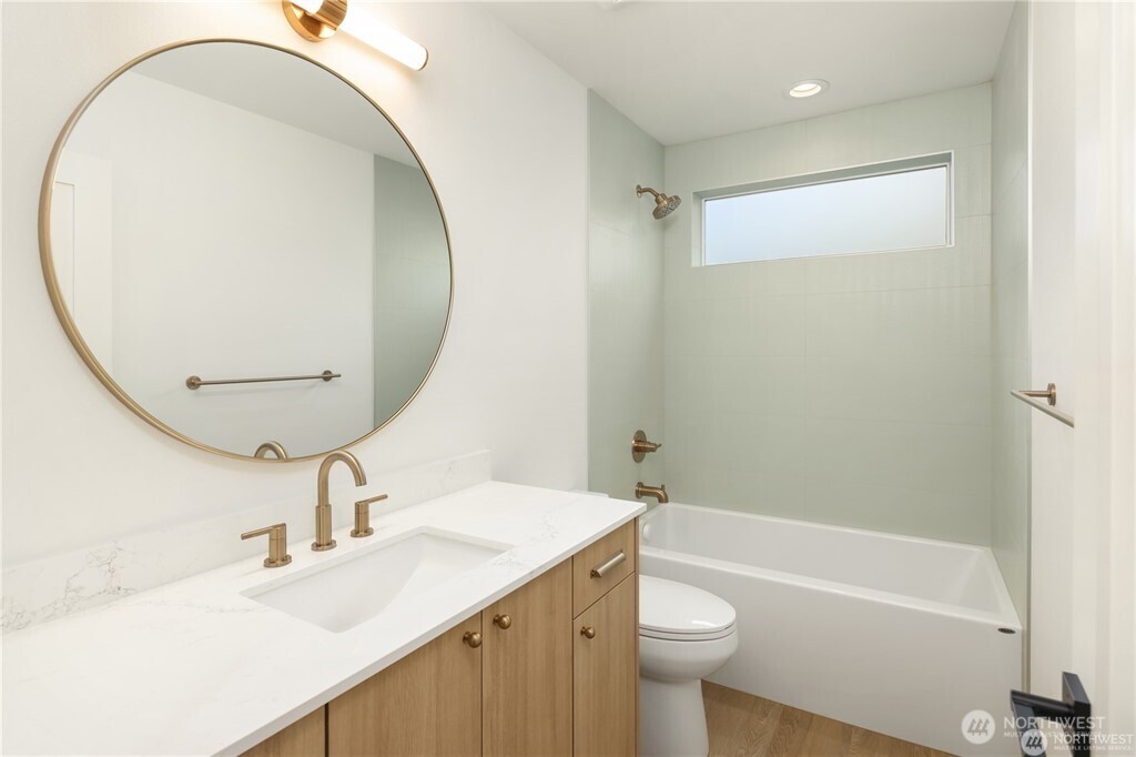 3636 Greenwood Avenue B Property Photo 15