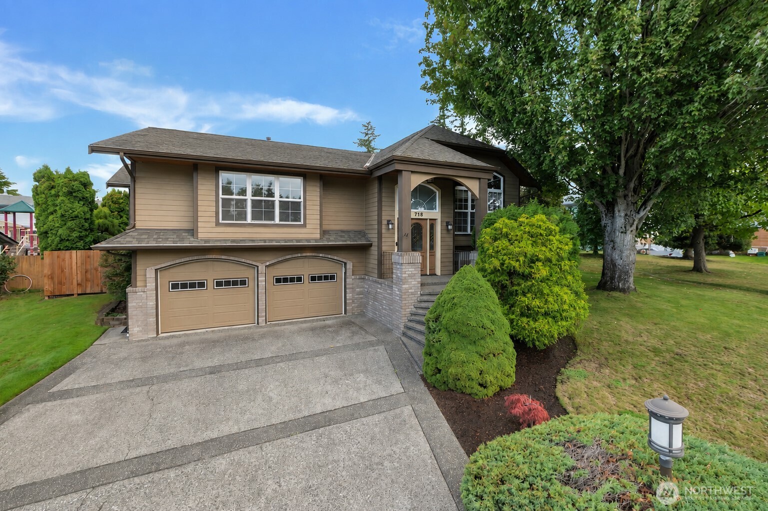 718 C Street Property Photo 1