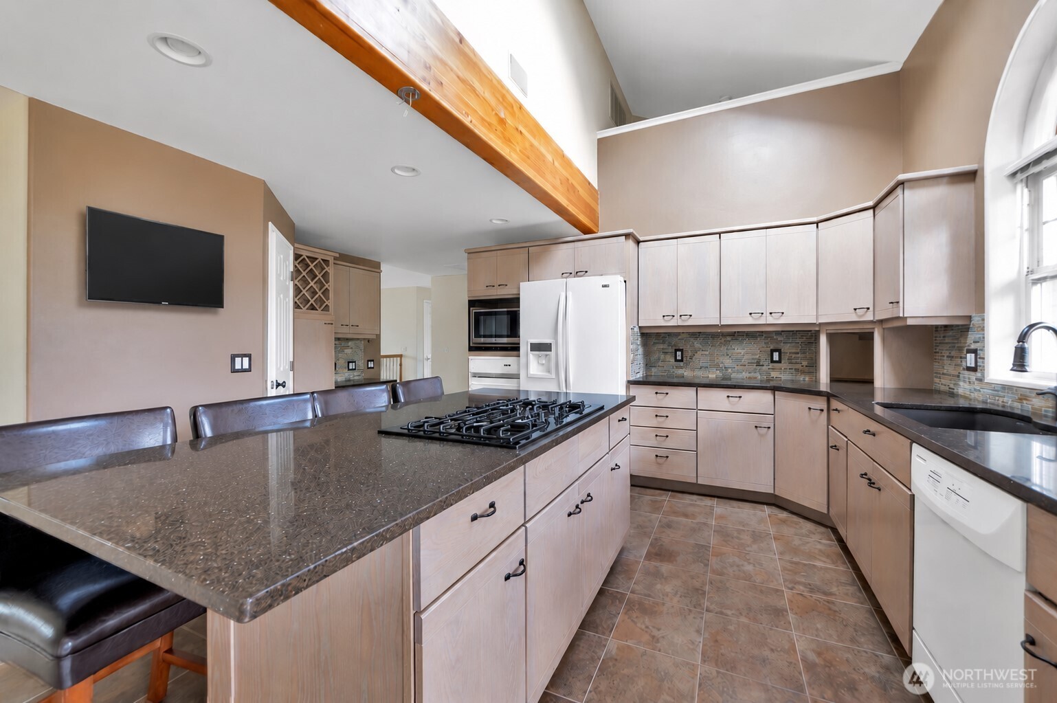718 C Street Property Photo 10