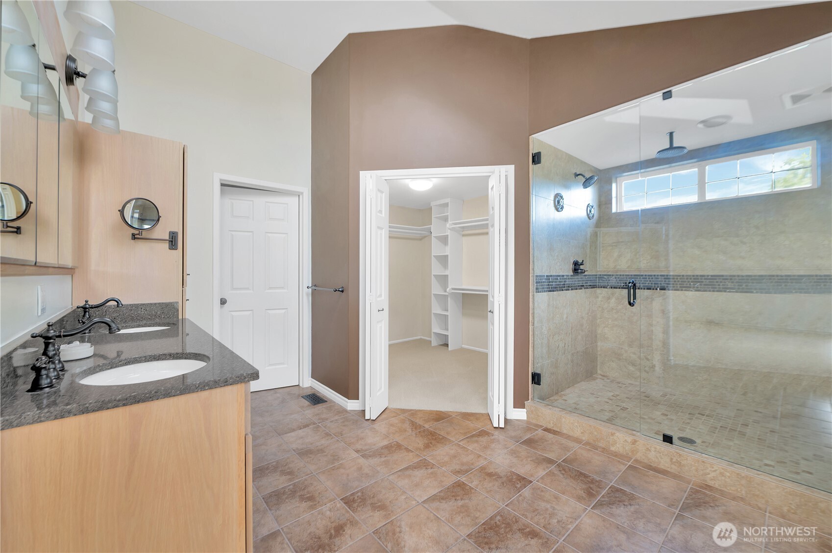 718 C Street Property Photo 13