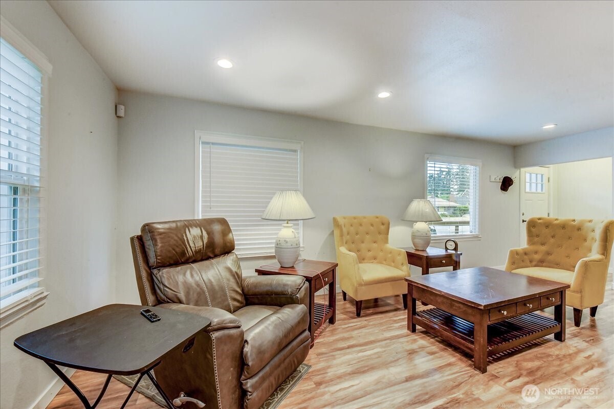 624 Madison Street Property Photo 4