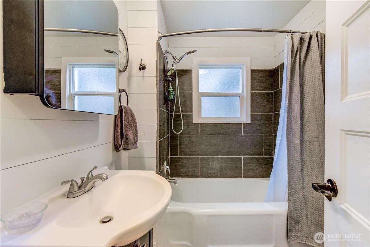 624 Madison Street Property Photo 12