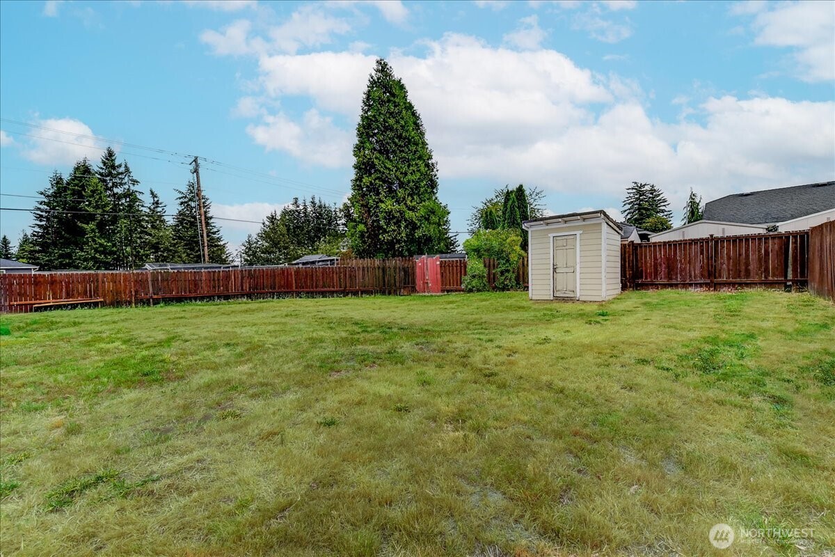 9125 48th Drive Property Photo 21