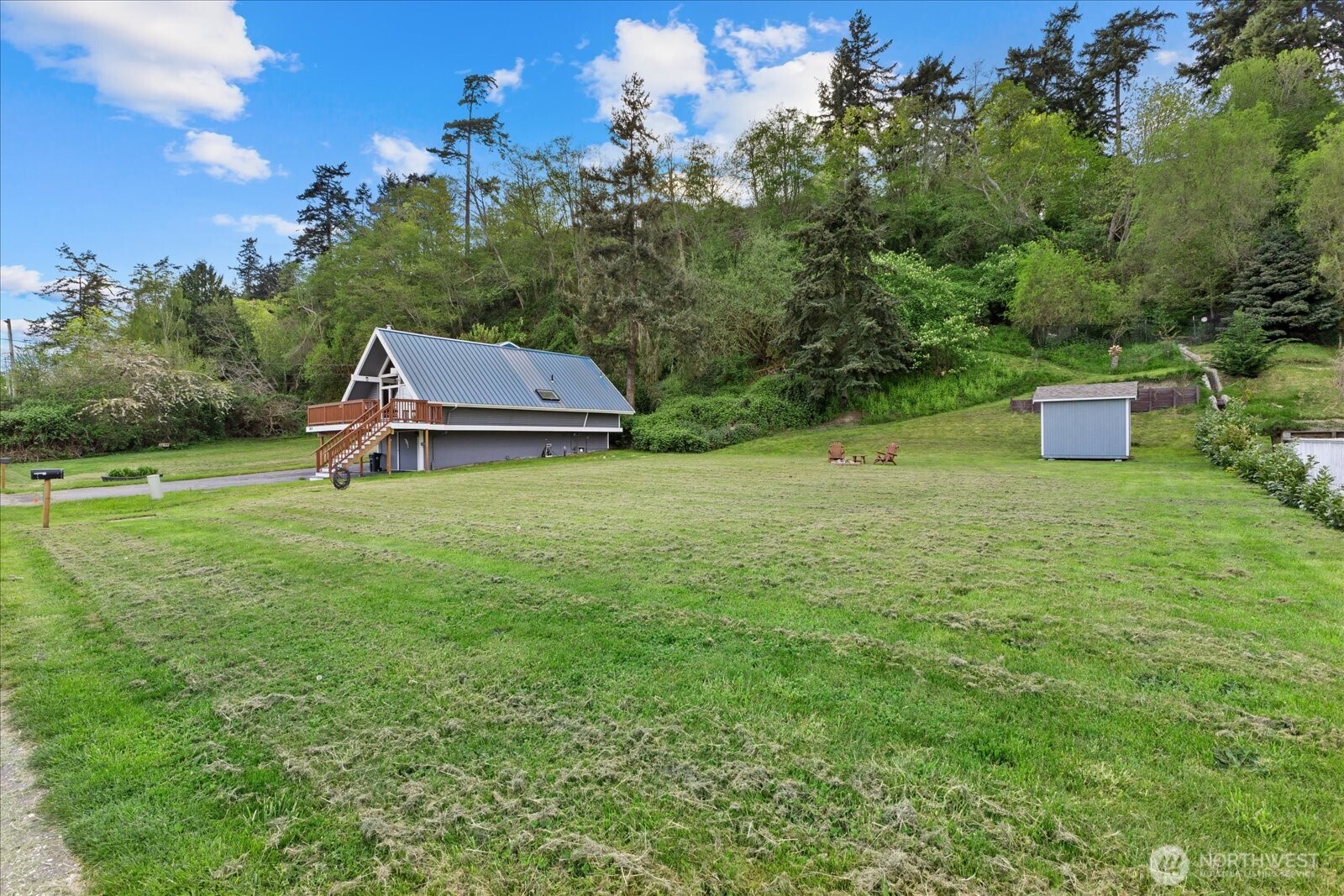 3697 Driftwood Drive Property Photo 6