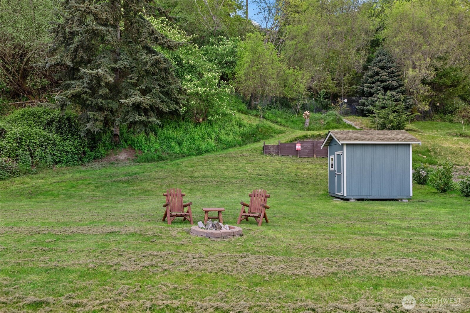 3697 Driftwood Drive Property Photo 7