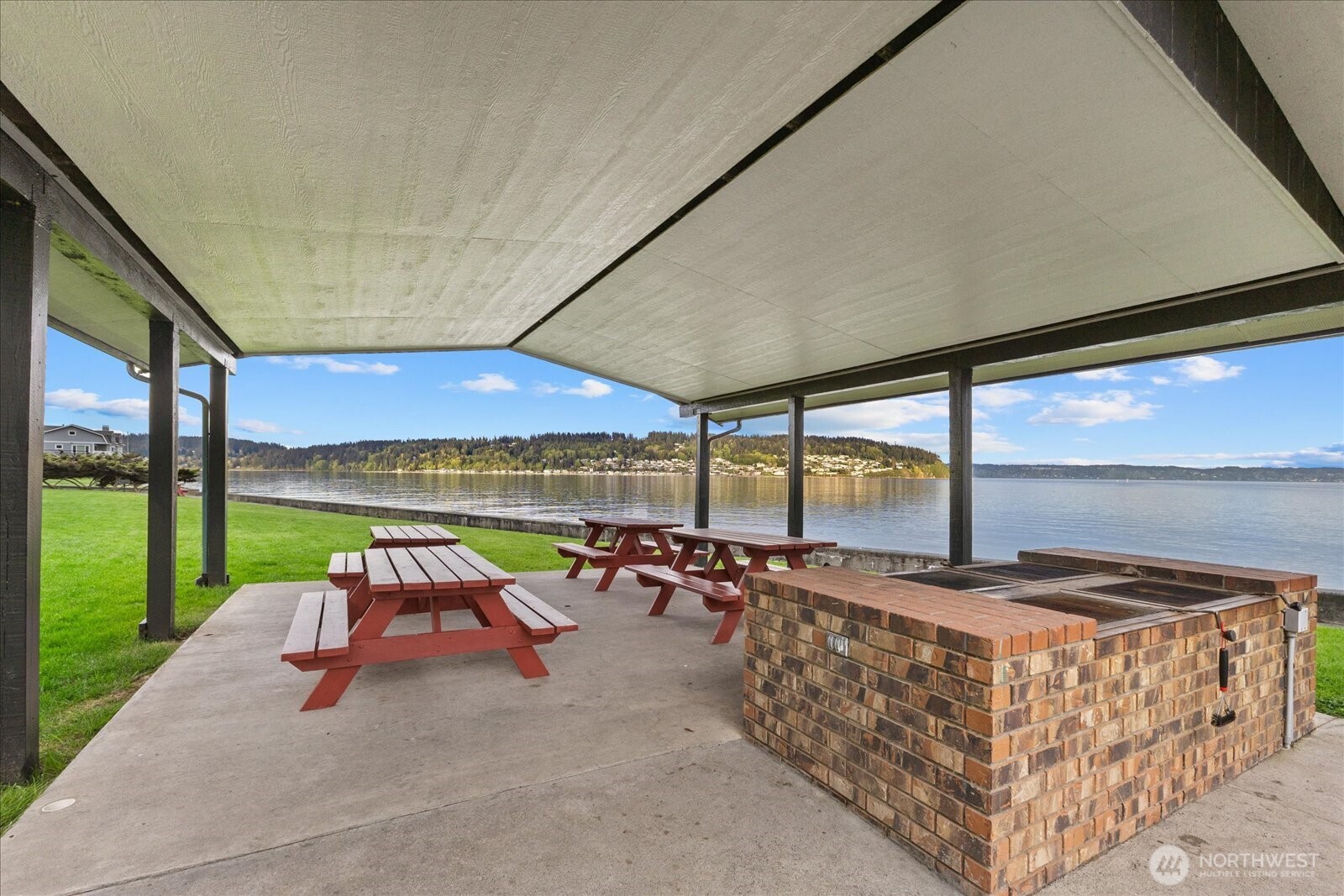 3697 Driftwood Drive Property Photo 18