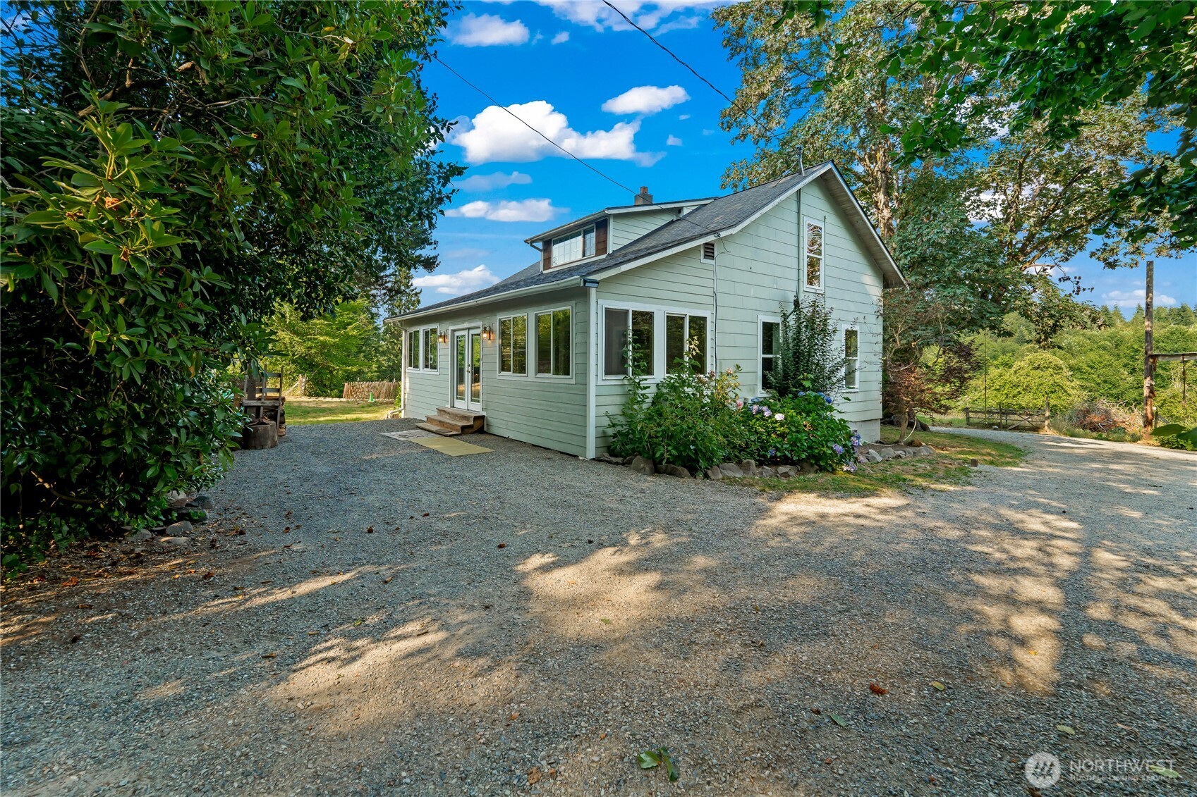 2570984 Property Photo 1