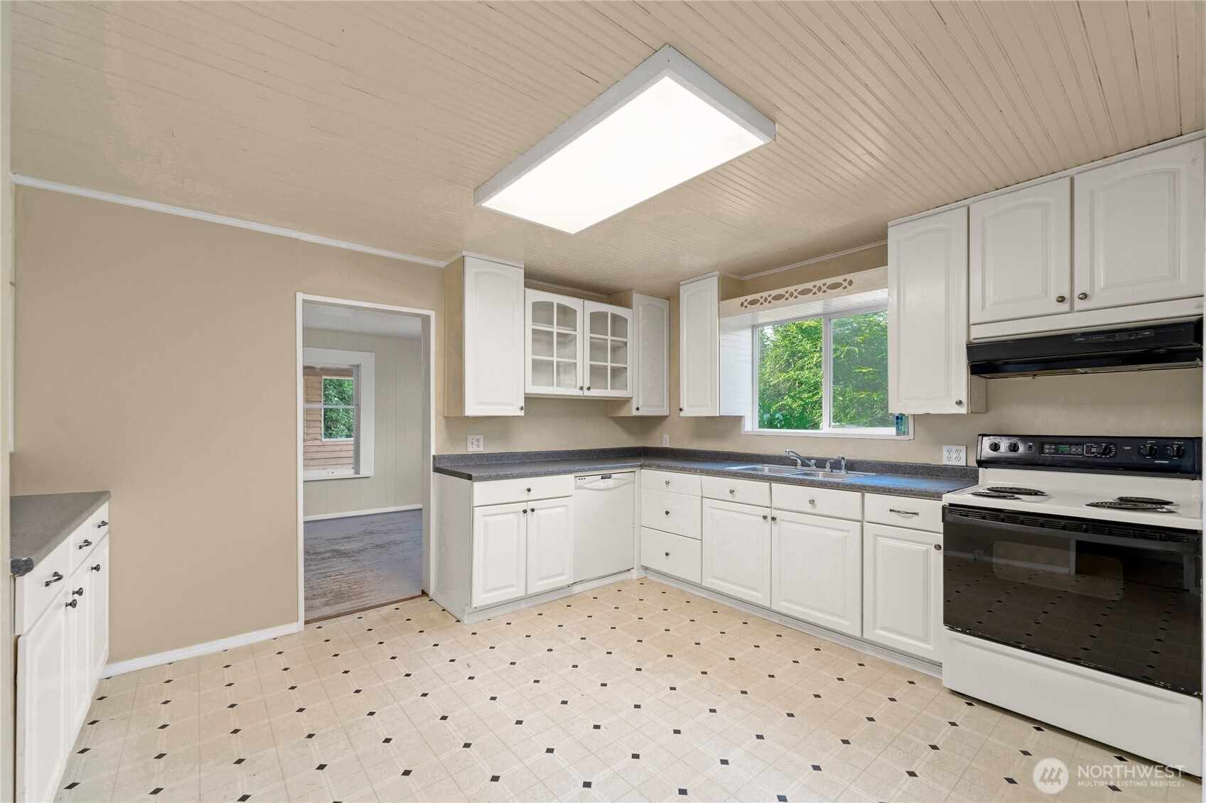 2570984 Property Photo 8