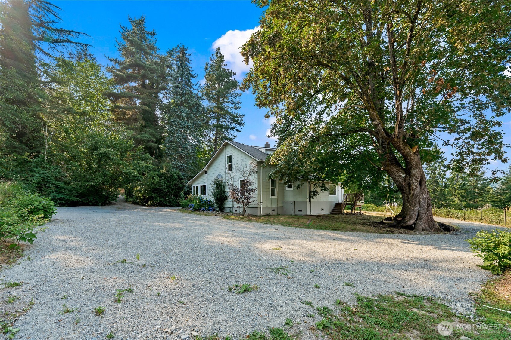 2570984 Property Photo 13