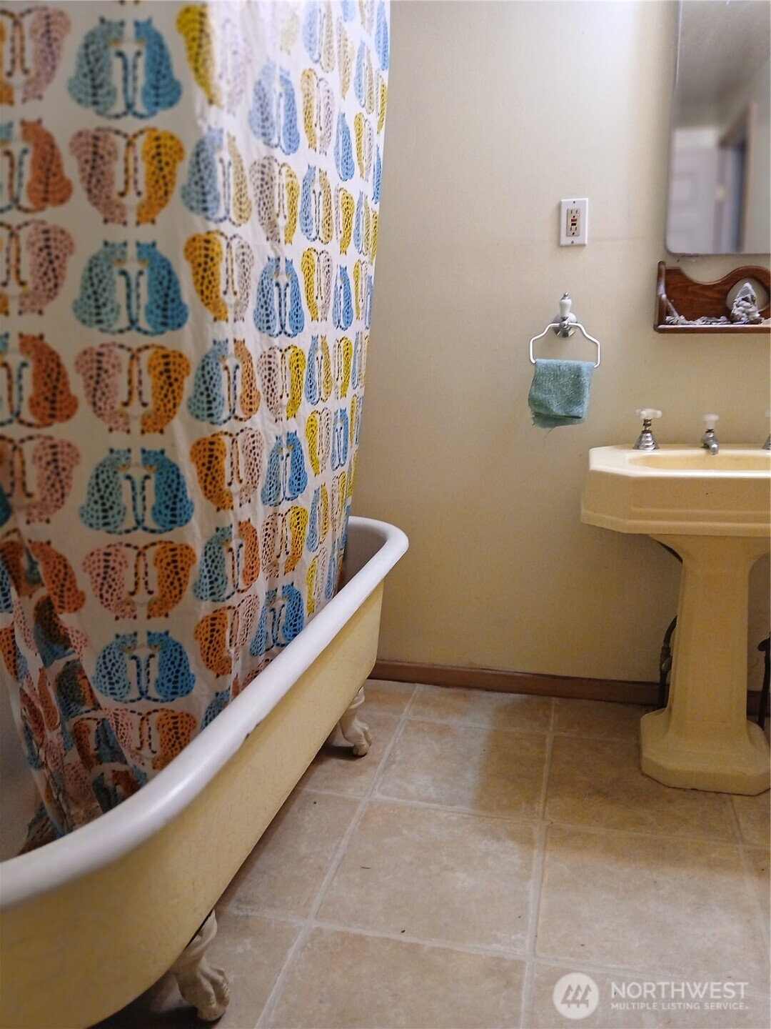 2570984 Property Photo 24