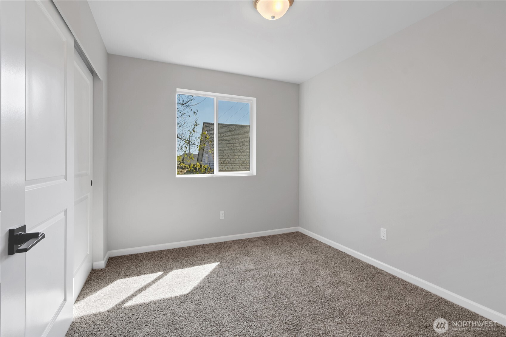 1025 E 64th Property Photo 17