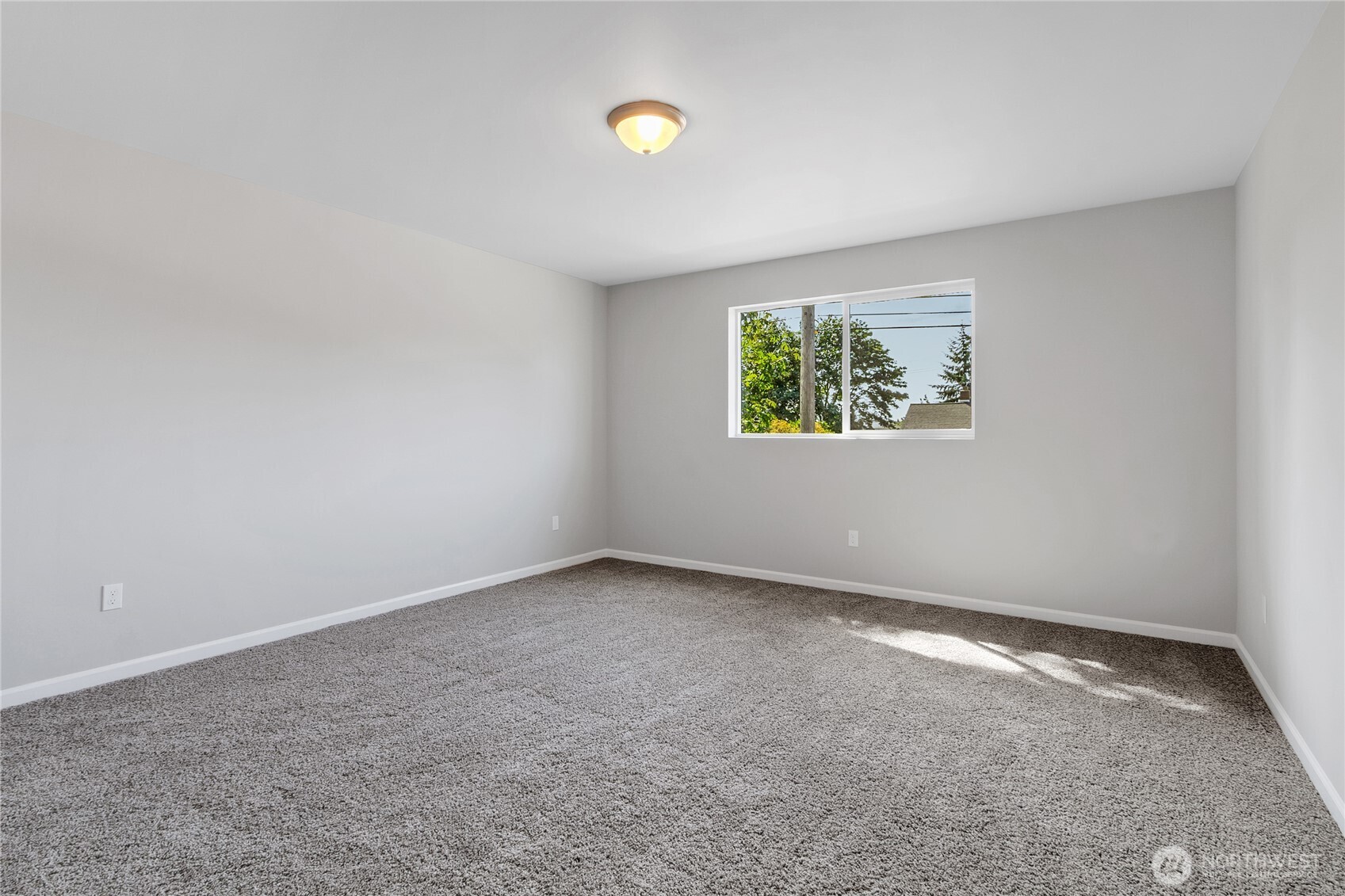 1025 E 64th Property Photo 18