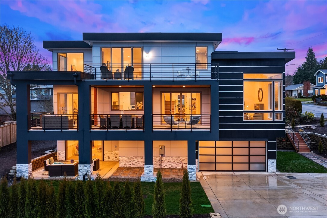 3202 Burnett Avenue Property Photo 1