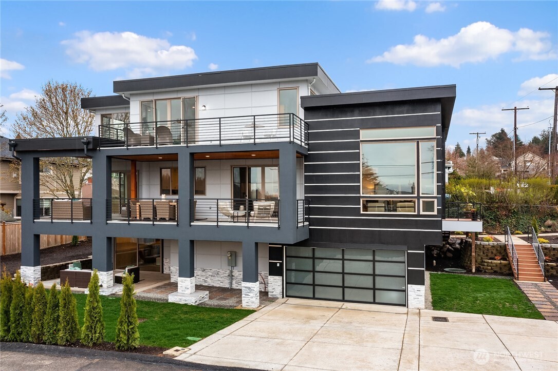 3202 Burnett Avenue Property Photo 2