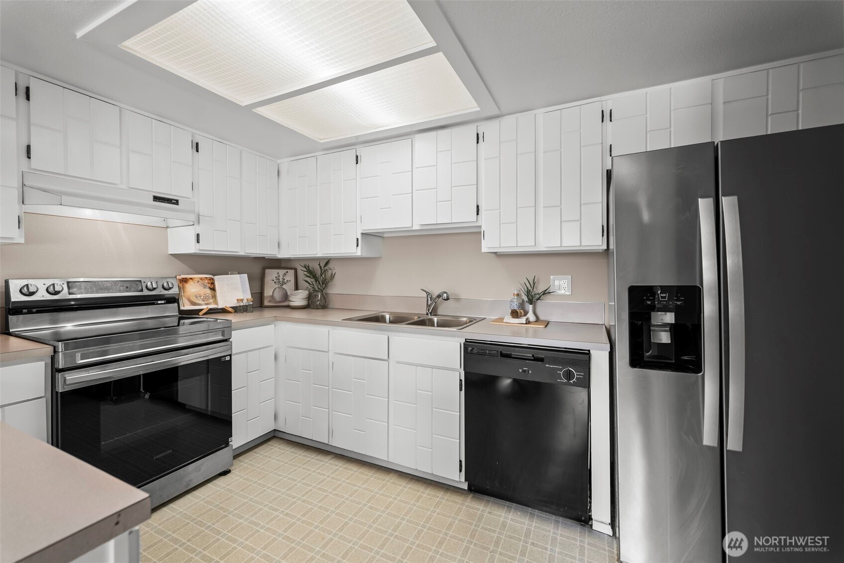 296 298 North Shore Boulevard Property Photo 12