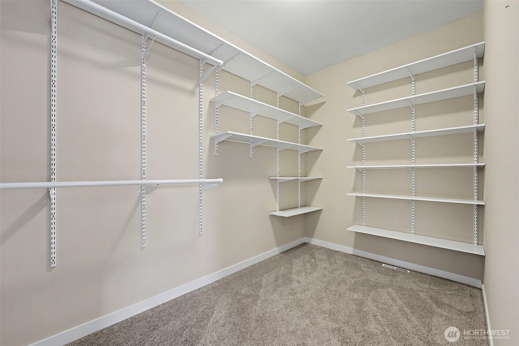 9115 Satterlee Avenue Property Photo 22
