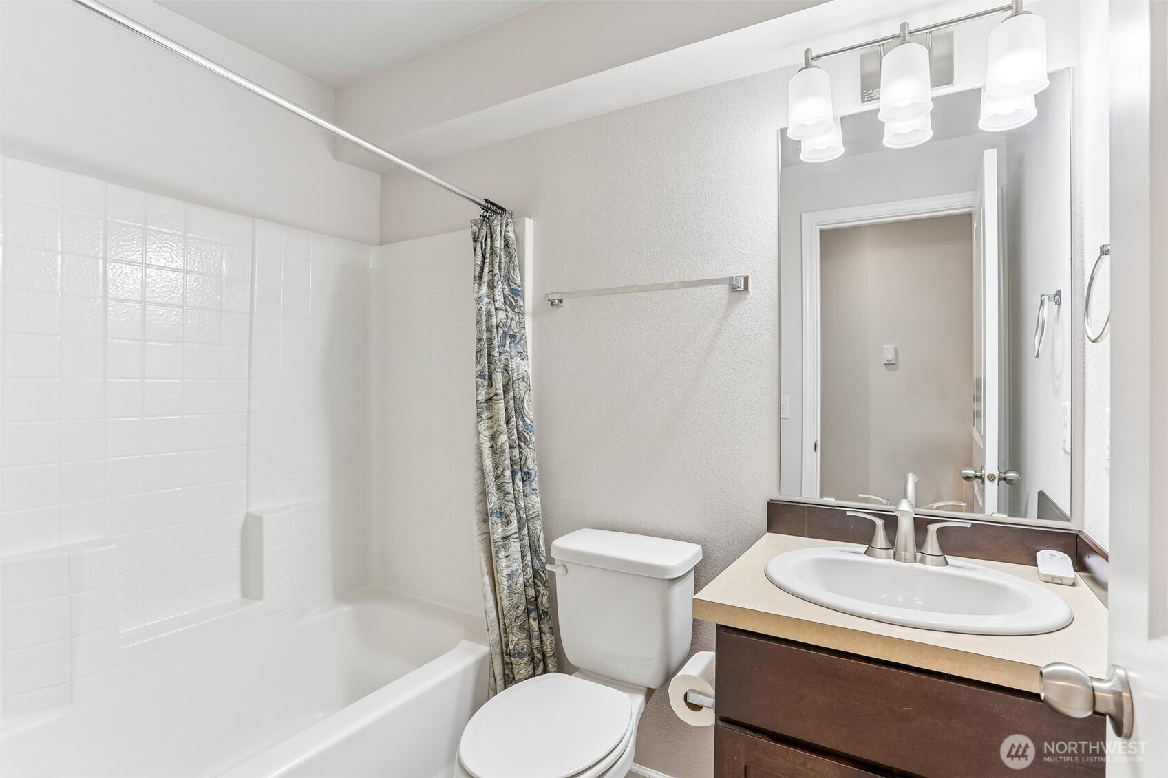 921 Westridge Way 304 Property Photo 6
