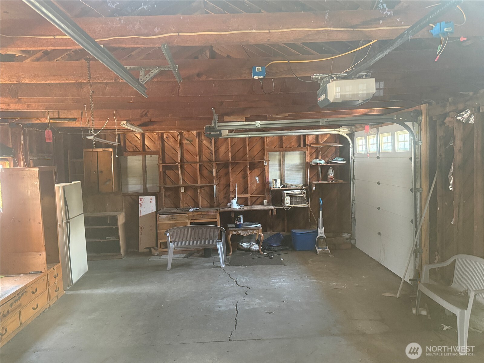115 W 2nd Street Property Photo 6