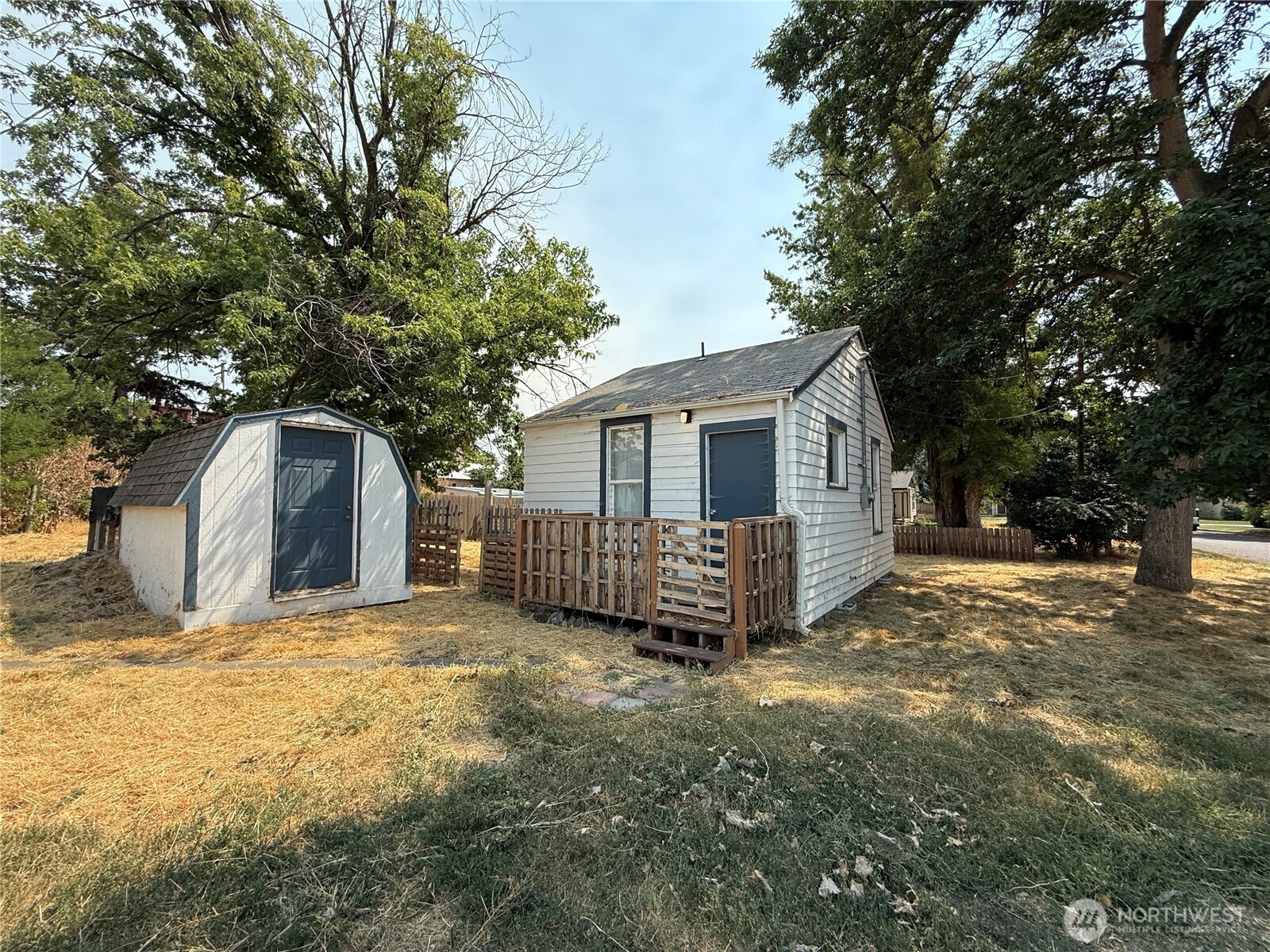 115 W 2nd Street Property Photo 7