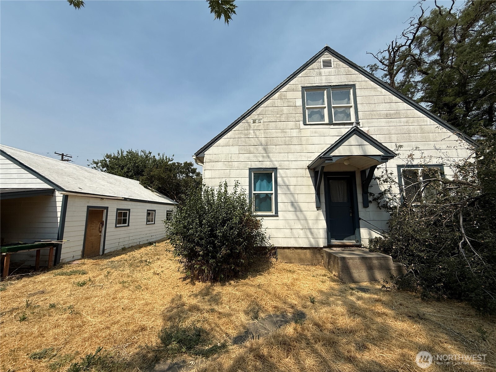 115 W 2nd Street Property Photo 12