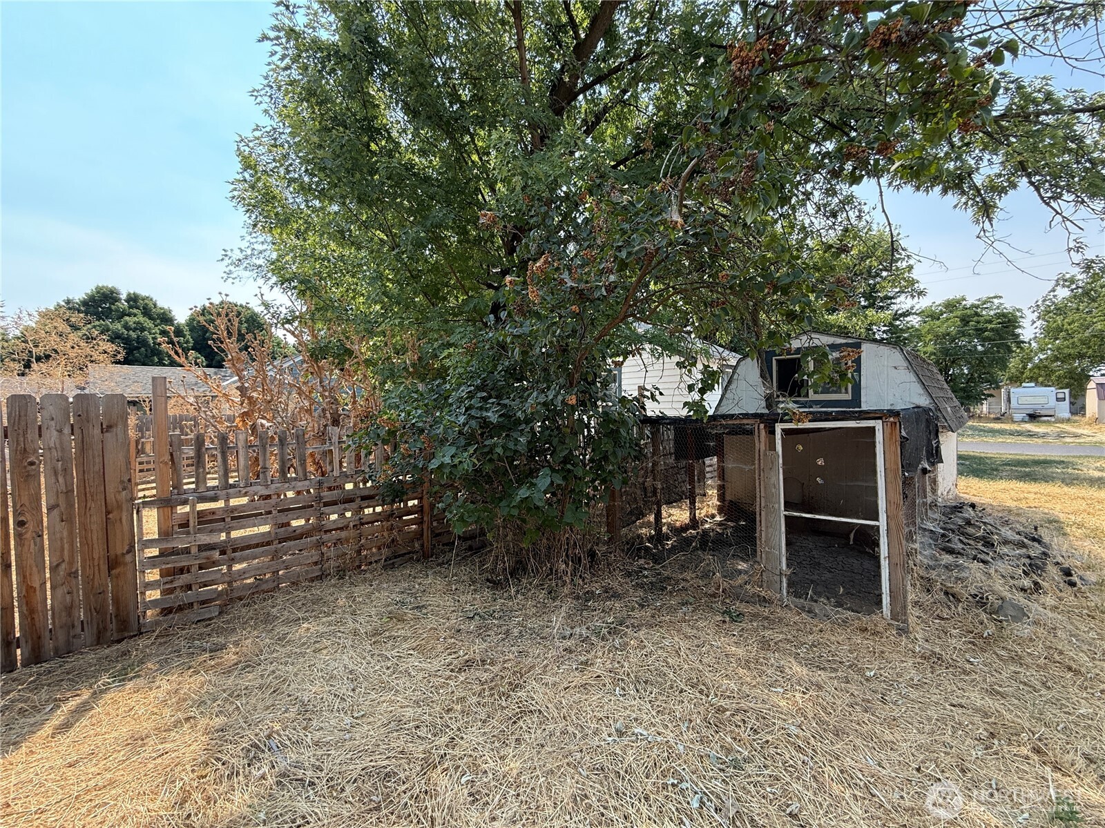115 W 2nd Street Property Photo 17