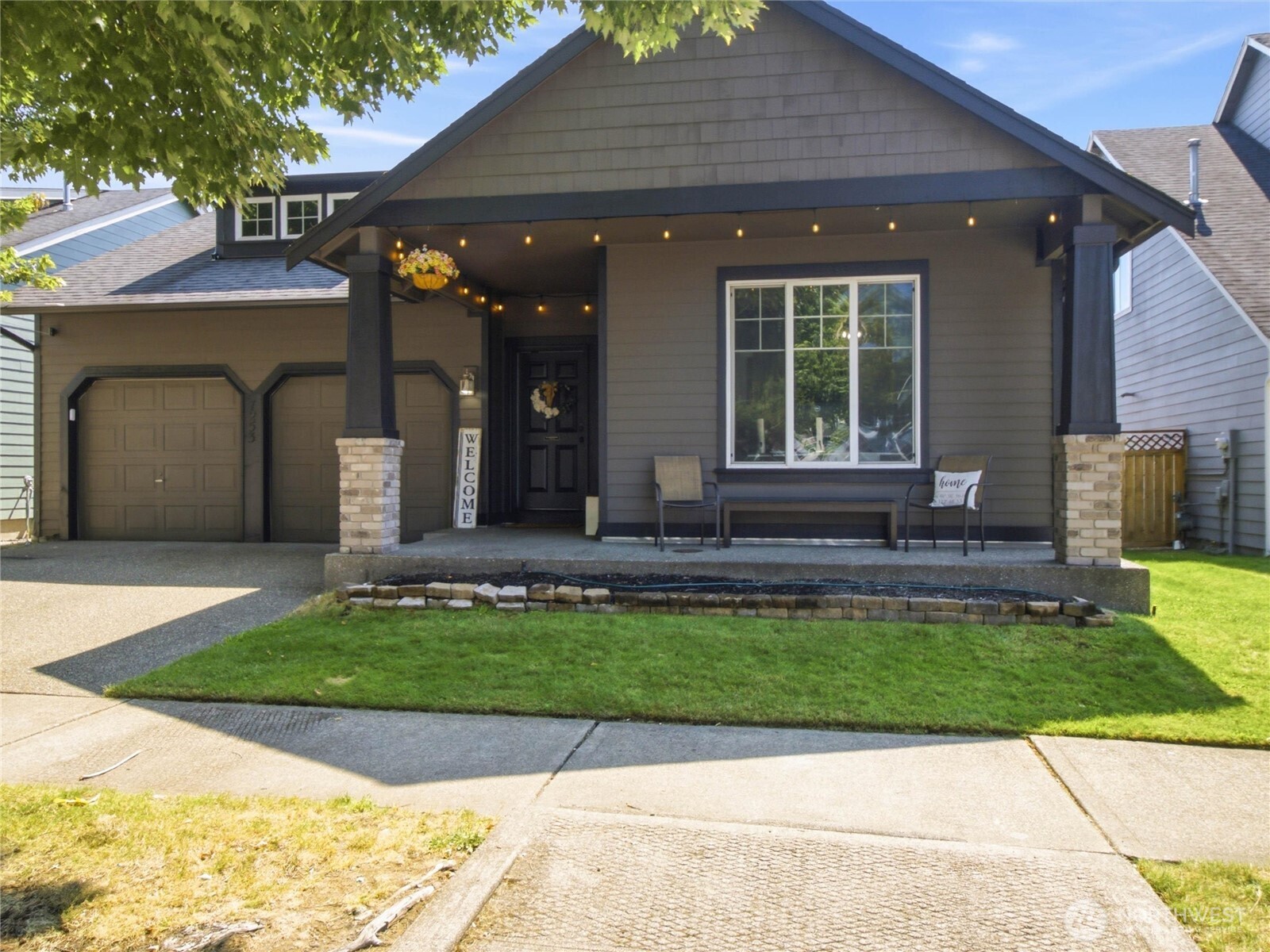 7253 Radius Loop Property Photo 1