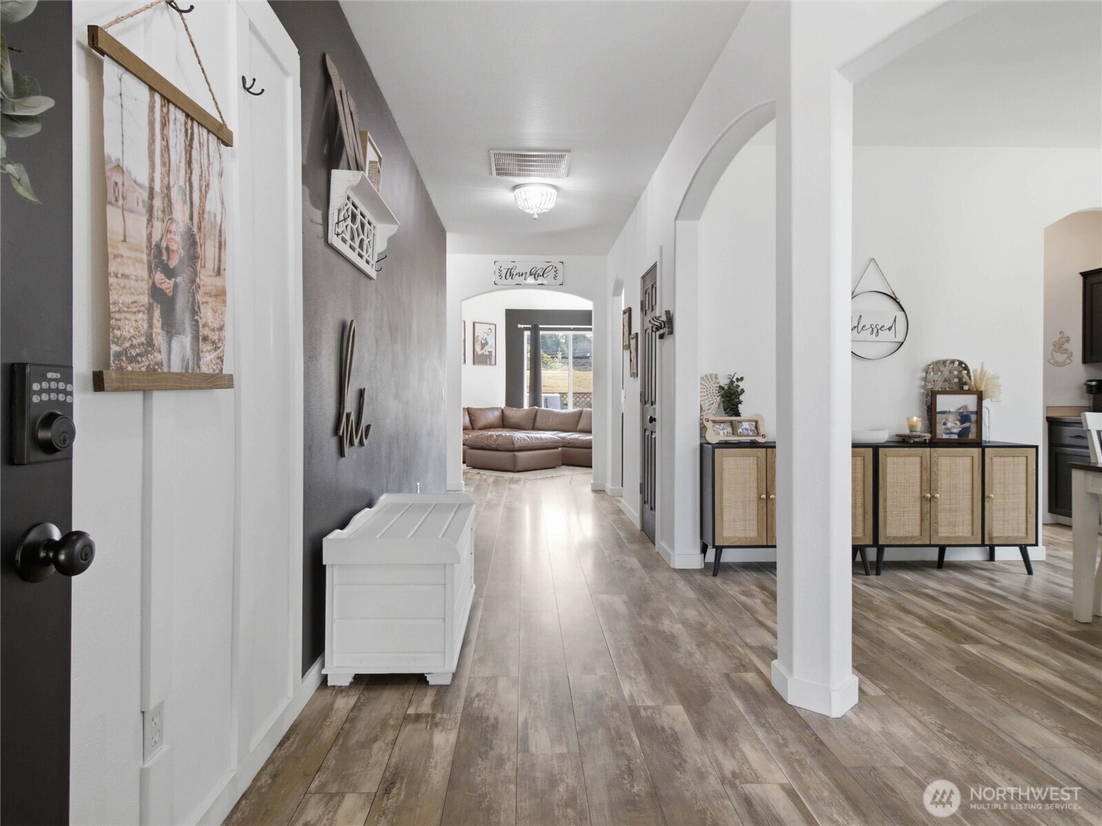 7253 Radius Loop Property Photo 4