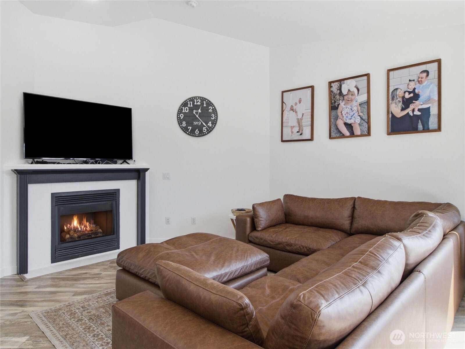7253 Radius Loop Property Photo 11